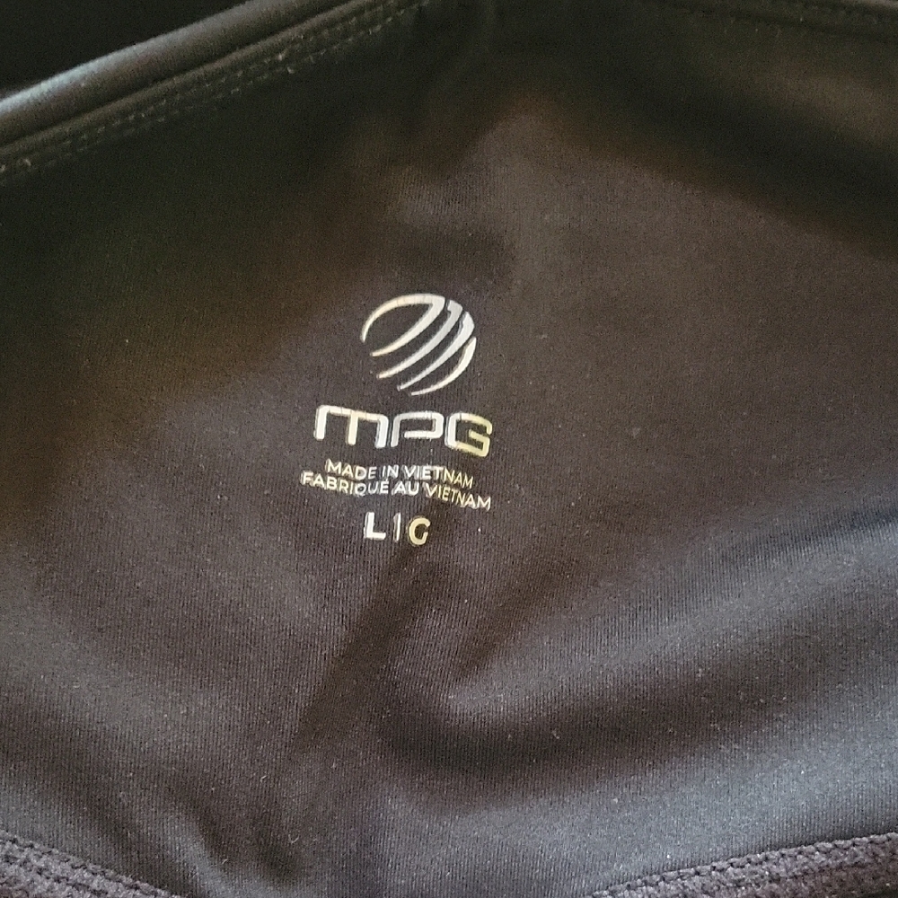 SALE 3 For $20 - MPG Jet Black Performance 7/8 Pocket Leggings LARGE